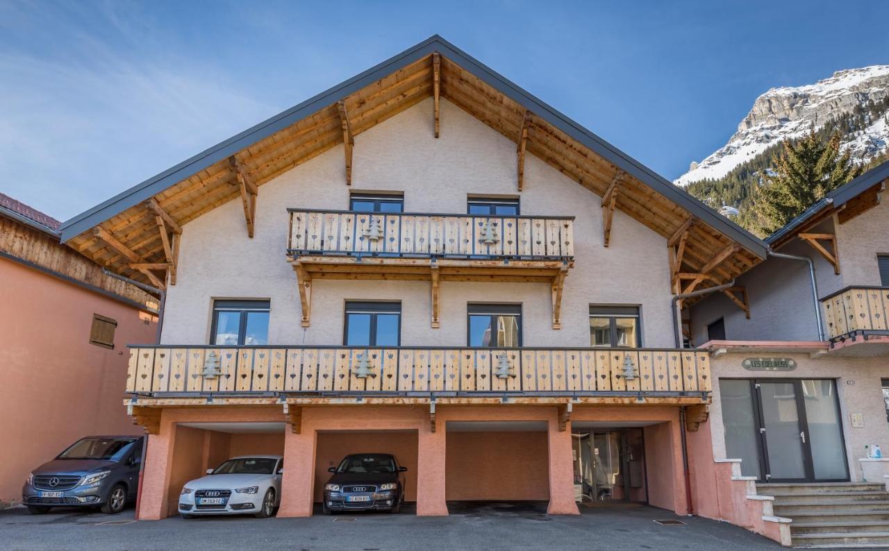 Les Edelweiss Mont-Blanc - Gite Classe 3 Etoiles Passy  Esterno foto